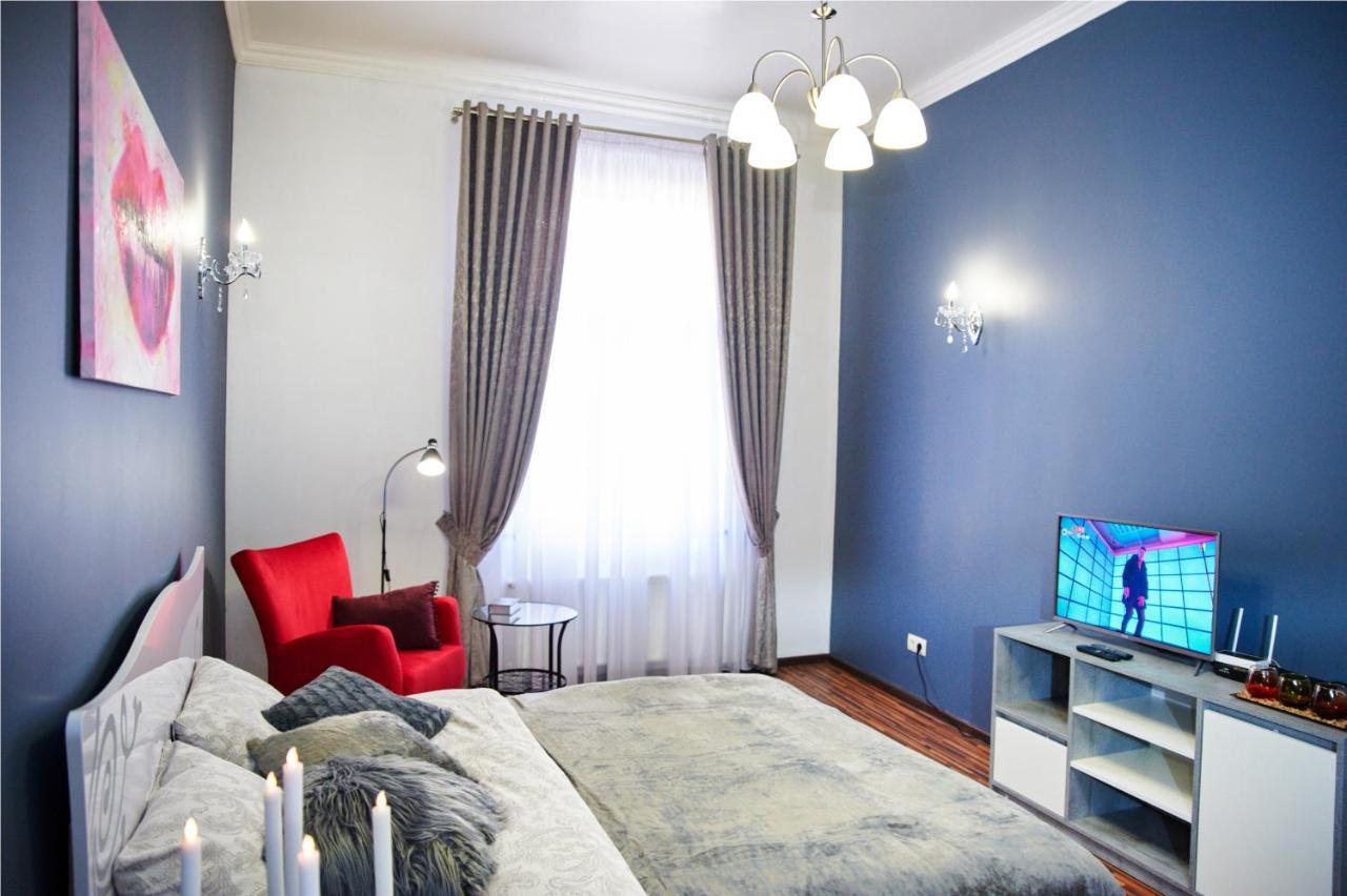 Designer Apartment In The Center Lvov Exteriér fotografie