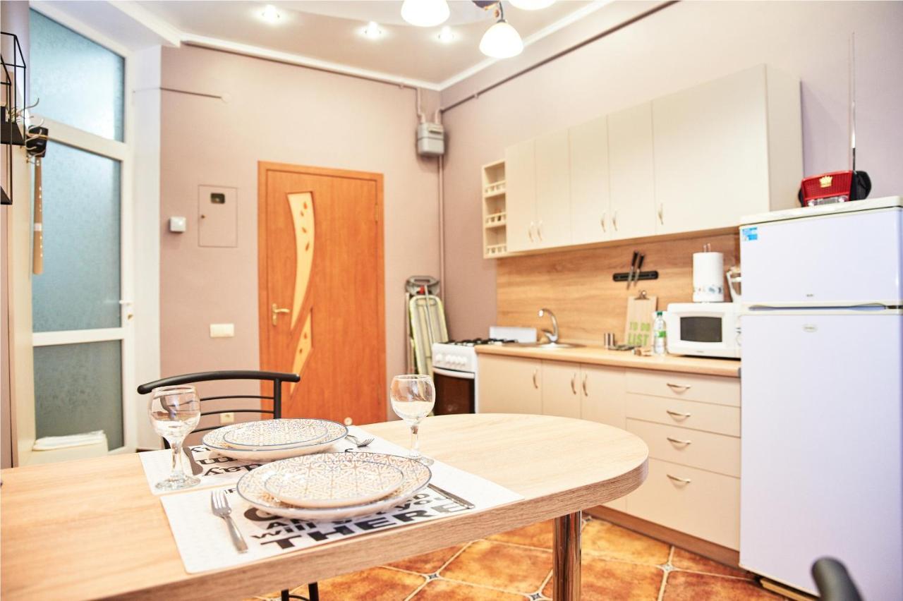 Designer Apartment In The Center Lvov Exteriér fotografie